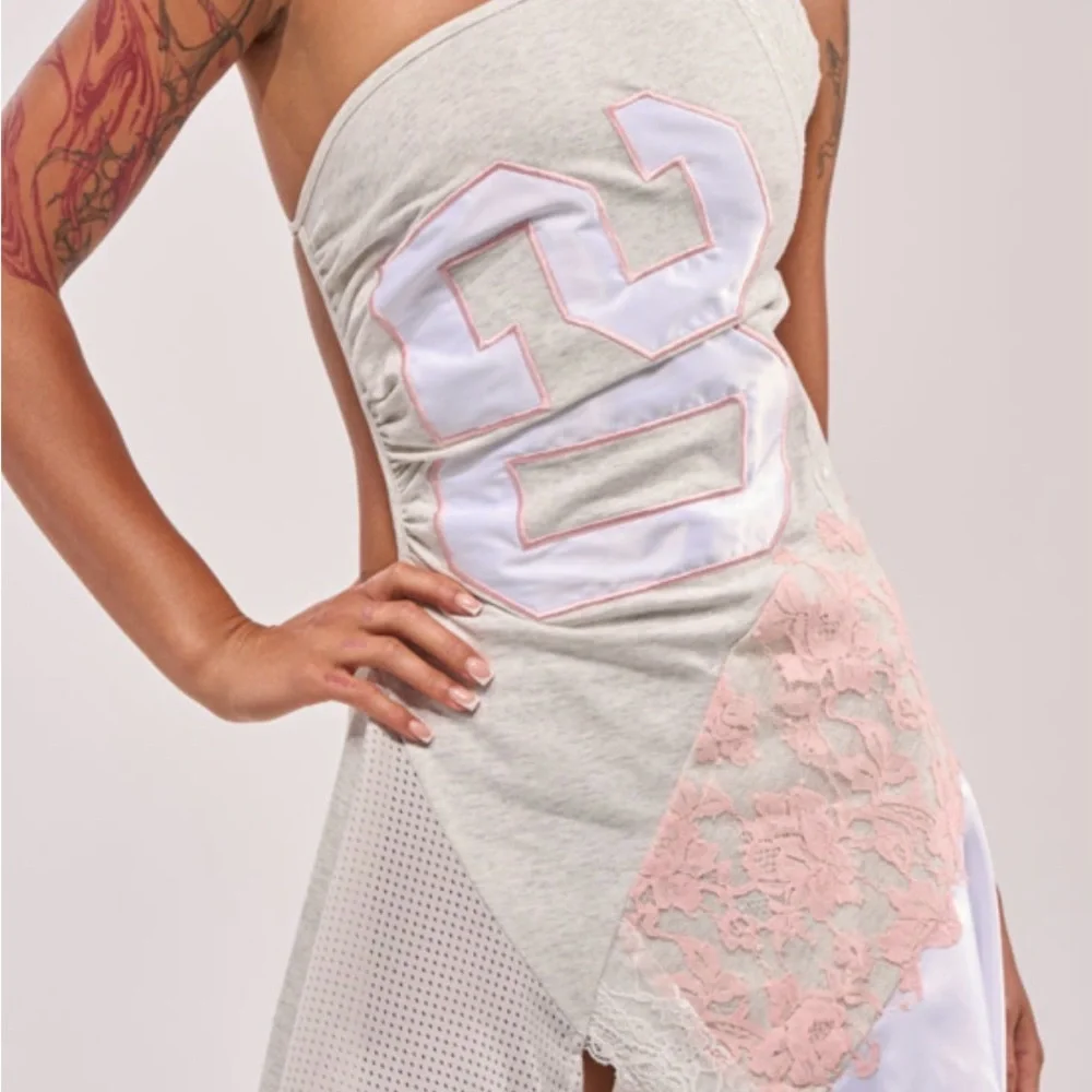Azalea Wang chic over